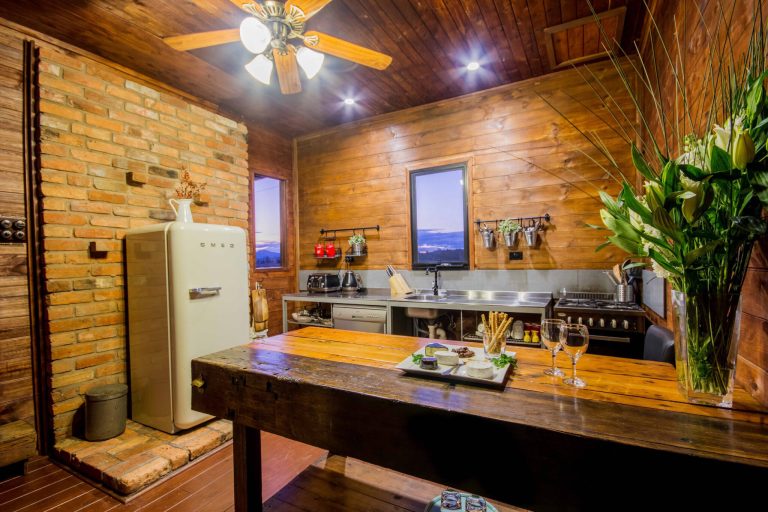 Blaxlands Kitchen 2048x1365 1 768x512